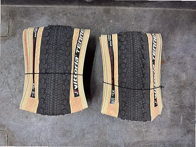 Vittoria Terreno Dry Tubeless Ready Gravel Tire 650Bx47c Set of 2 – Black / Tan